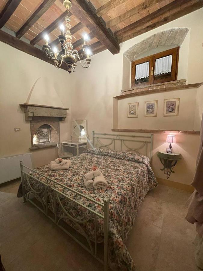 Ferienwohnung Antica Casa Del Glicine Poggibonsi Exterior foto